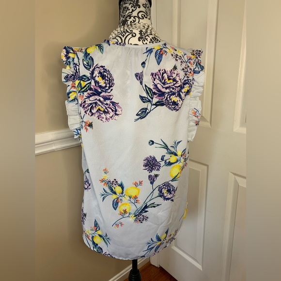 Kaari Blue Woman’s Floral Blouse, flutter sleeve, size Lg. - Picture 5 of 8
